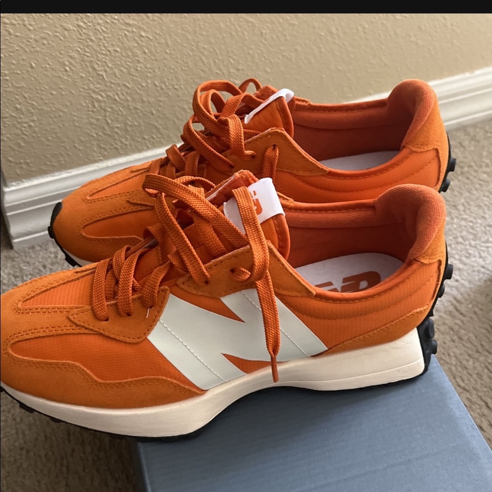 Men’s New Balance 327 Orange, Size 9.5. Only worn once